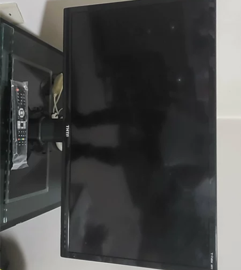 清华同方液晶电视，遥控器一个，屏幕大小74...