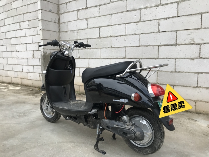 9新爱玛电动车，带小绿牌，票据齐全，可过户。