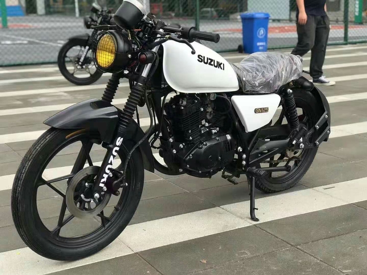 铃木复古125cc