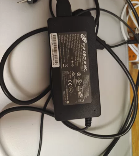 机械革命电源适配器90w 达官营地铁站附近...