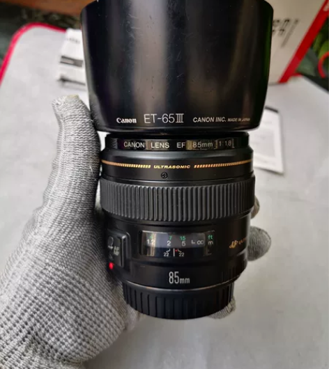 佳能人像镜头85/1.8USM,大光圈,性...