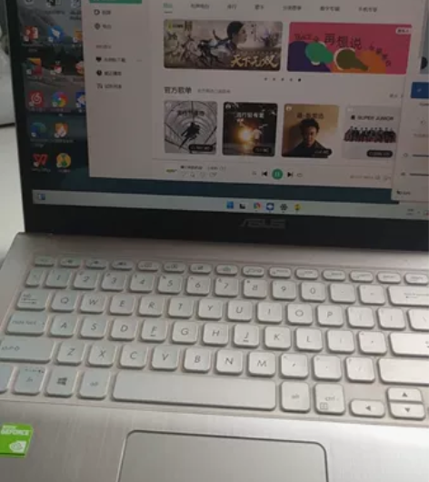 华硕vivobook   当时6999买的...