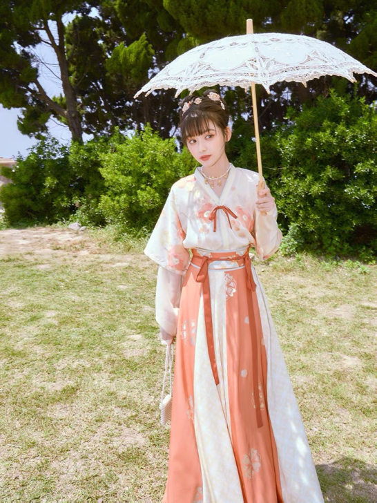 【十三余 小豆蔻儿】[洛神花事] 唐背子圆...