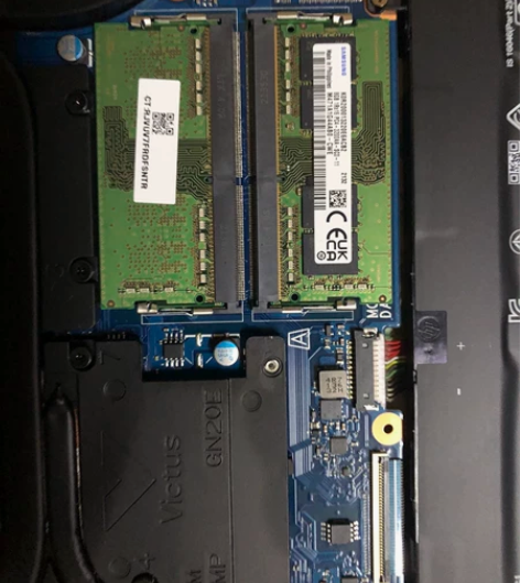 从惠普光影精灵7笔记本拆出来的两条三星dd...