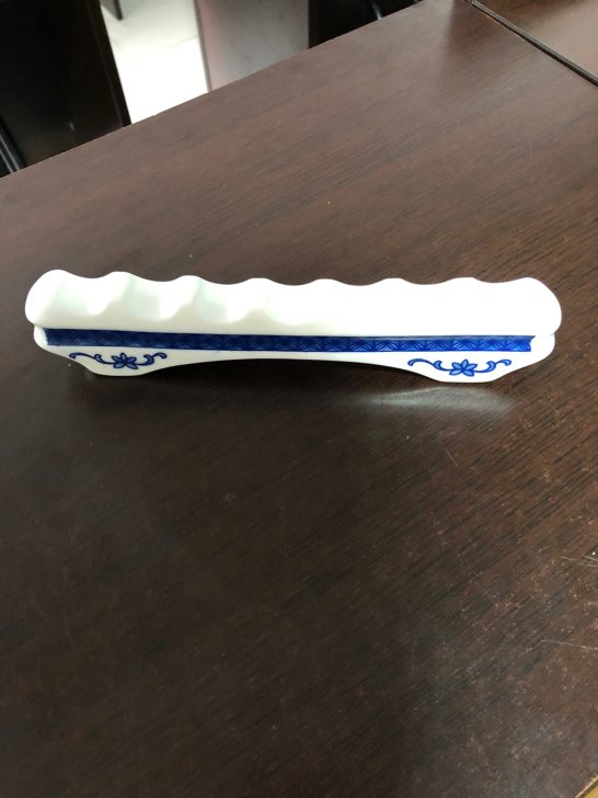 唐山陶瓷研究院滑石瓷手绘釉下彩笔架,全品,...