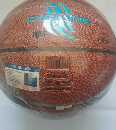 超市撤货,全新正品斯伯丁74-414篮球7...