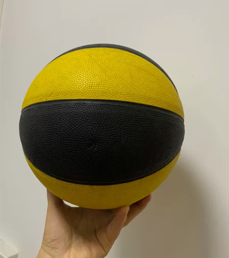 篮球 5号 5号篮球，没拍几次就长大了，适...