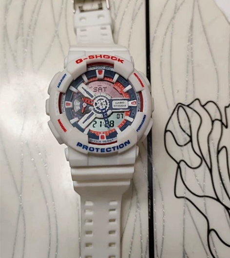 卡西欧高达配色 过生日朋友送的,戴过两次。...