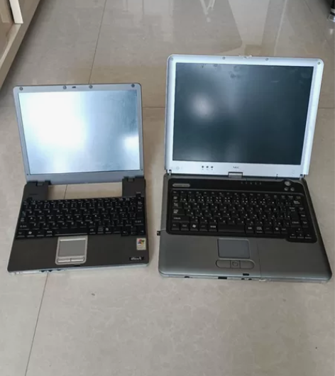 笔记本电脑2个 显示屏好的主板内存都在 当...