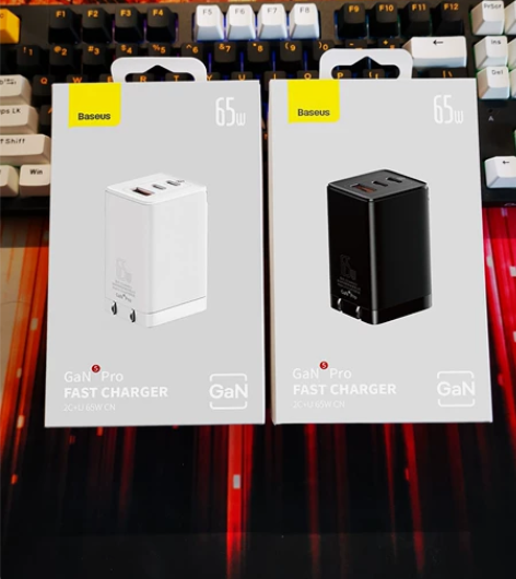 倍思GaN5pro氮化镓PD65W充电器五...