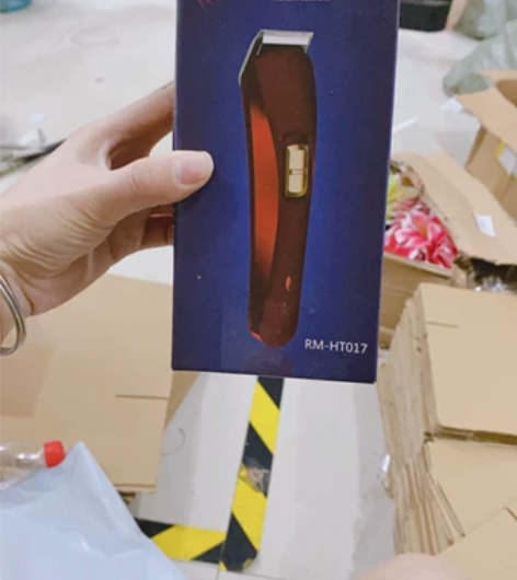 全新理发器，儿童大人可用，质量很好，因为店...