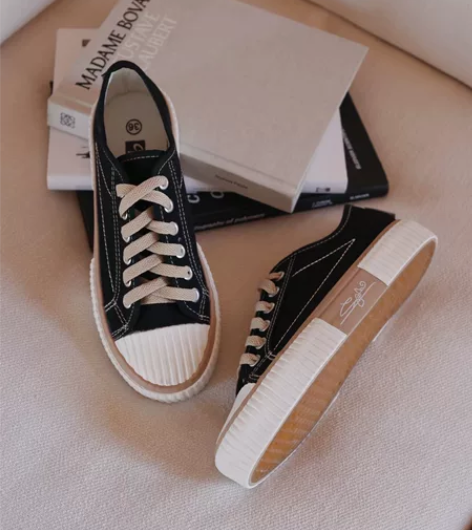 脆脆饼干帆布鞋 码数：40 全新，一次都没...