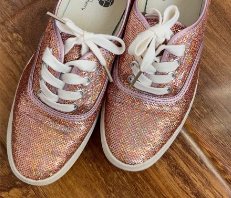 粉色人鱼姬亮片单鞋 感兴趣的话点“我想要”...