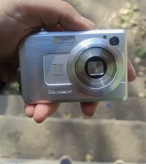 卡西欧z750相机，功能一切正常，成色如图...
