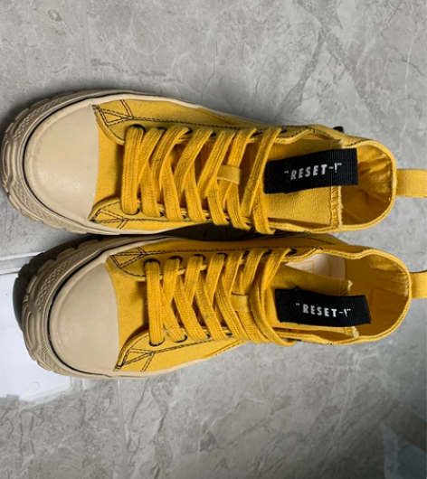 乔丹帆布鞋，专卖店购买，37码，因为很喜欢...