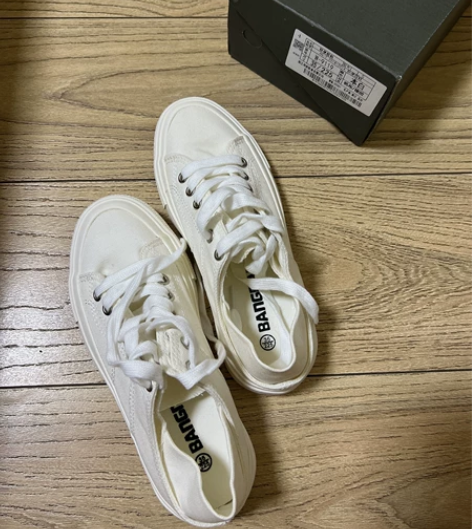 全新白色帆布小白鞋板鞋35码 原价79，团...