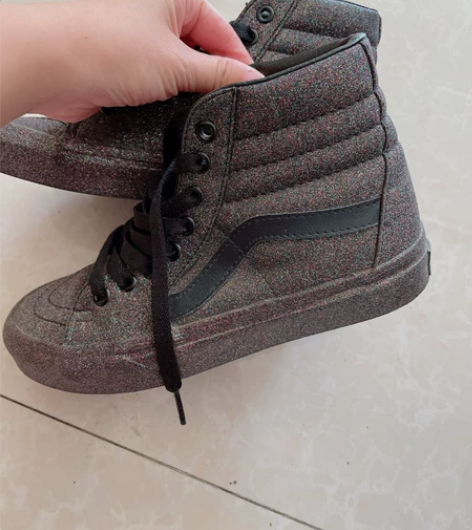 vans女士帆布鞋 很闪的一双鞋子 35码...