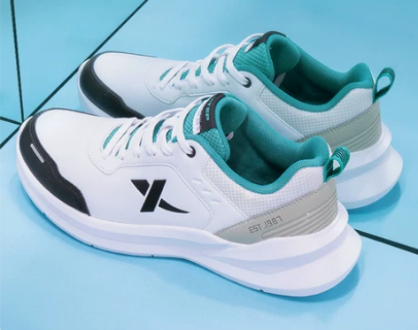 特步男鞋运动鞋2022新款冬季皮面轻便休闲...