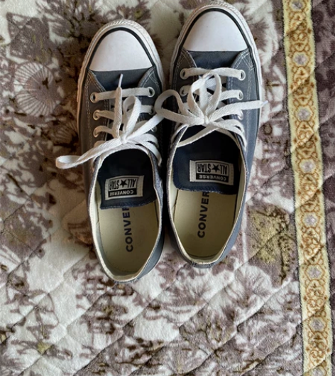 匡威converse帆布鞋，官网买成三百多...