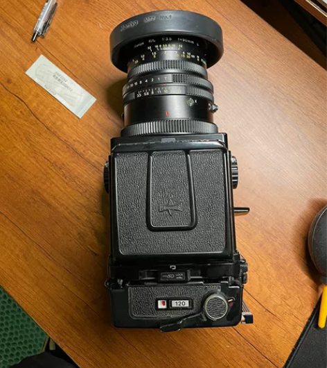 出一台成色非常新的最后期版本Mamiya ...
