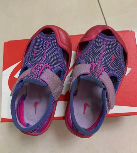 孩子的鞋子 全部正品 二手商品不退不换 请...