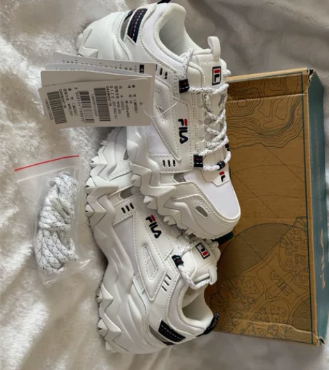 FILA 斐乐 白猫爪 韩版运动鞋。正品保...