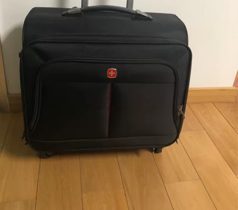 瑞士军刀中号拉杆箱9城新， 感兴趣的话点“...
