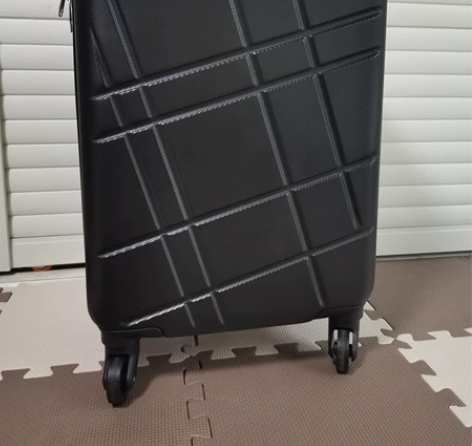 登机箱，18寸，几乎全新，没用过，平时用来...