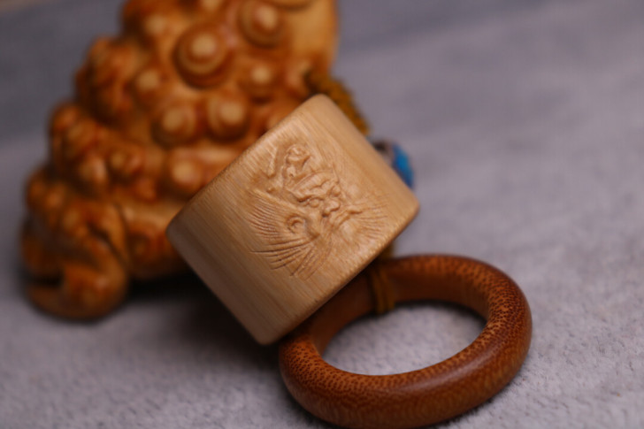 玉竹雕刻钟馗扳指