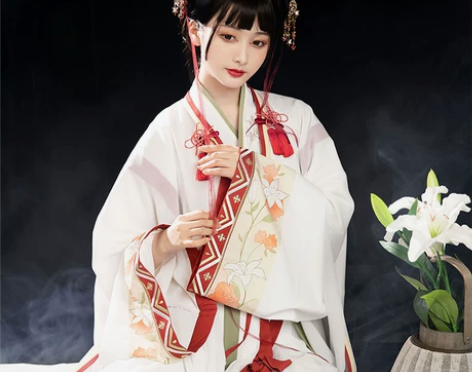 池夏繁花入梦:云裳仙 晋制直领宽袖襦交窬裙...