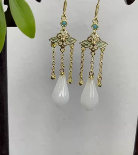 店铺到期不做了特价出 宫廷白兰花玉石耳环 ...