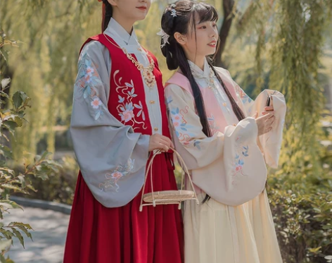 ?全新吊牌在！五五年（婉如）原创明制交领齐...