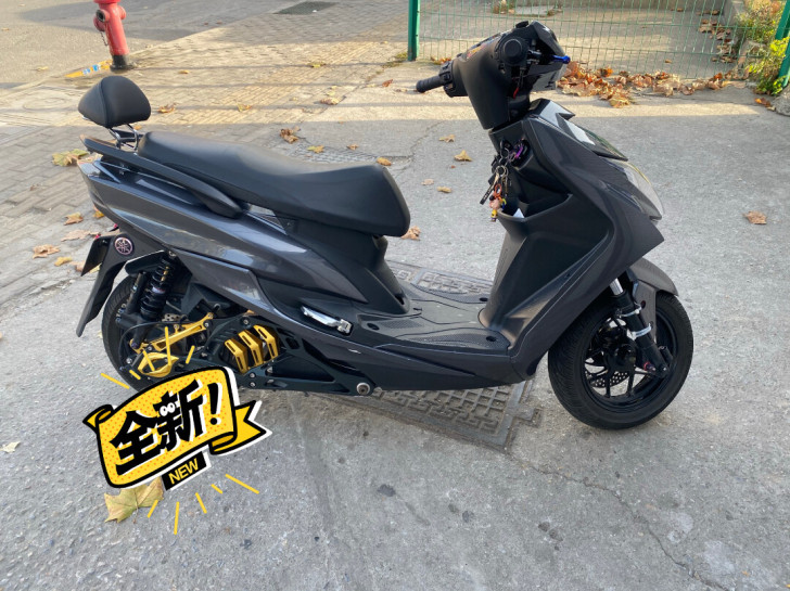 整车20.10月份组的。  锂电72135