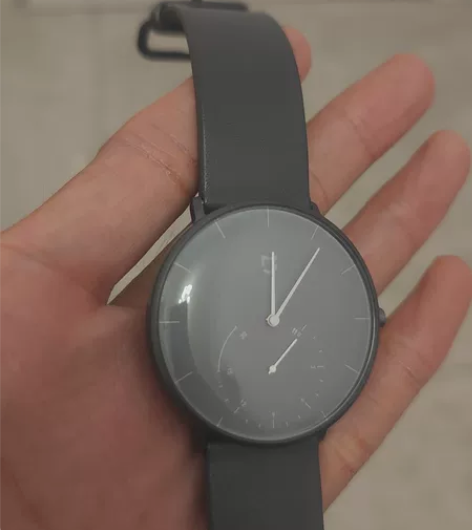米家石英手表，新换的电池，连接米家app。...
