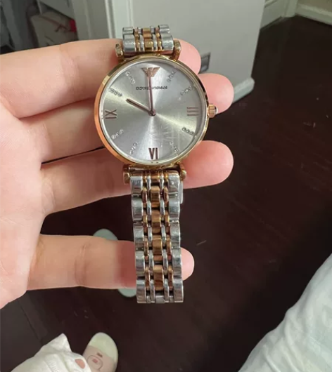 阿玛尼手表，专柜购入，是正品，随便验，盒子...