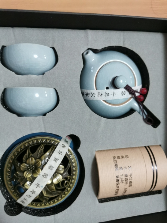 茶具和檀香。参加活动赠的不喝茶，全新转给需...