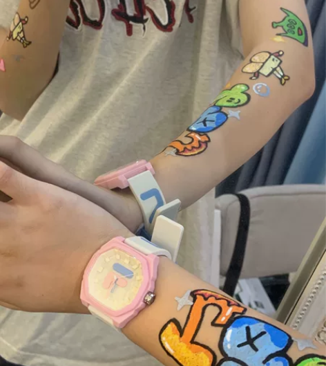 全新斐乐手表 前几天接的寄拍 仅佩戴过三十...