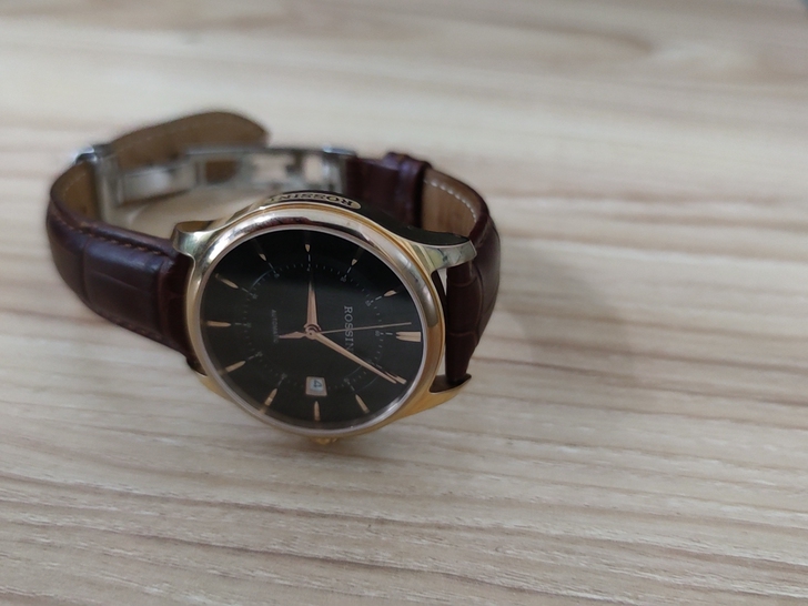 本人一手使用罗西尼机械表,现在转让,有意向...