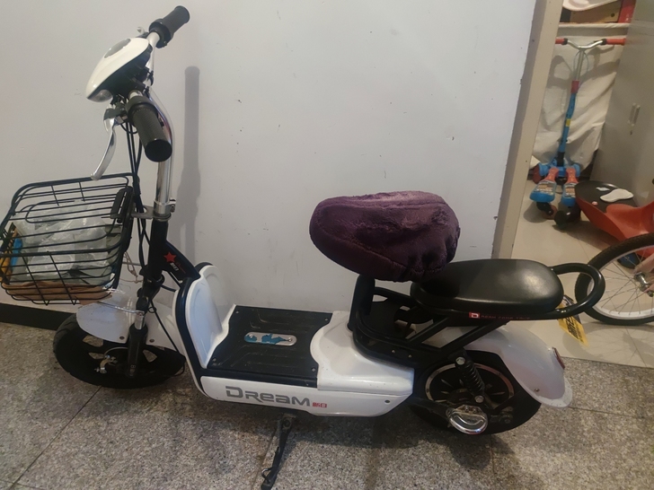 出售九成新电动车,品牌型号 新日牌,新旧程...