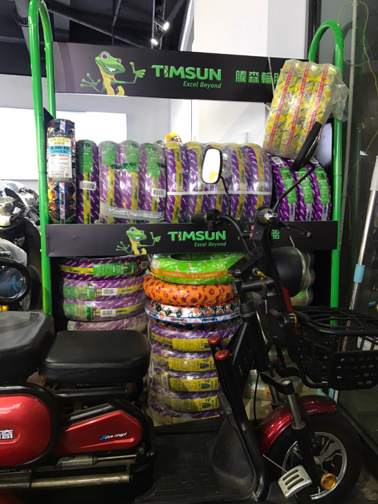 所有轮胎打折优惠中,免费安装。朝阳真空胎3...