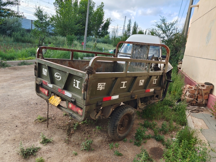 望江三轮车，因用不上了，全新发动机，全新轮...