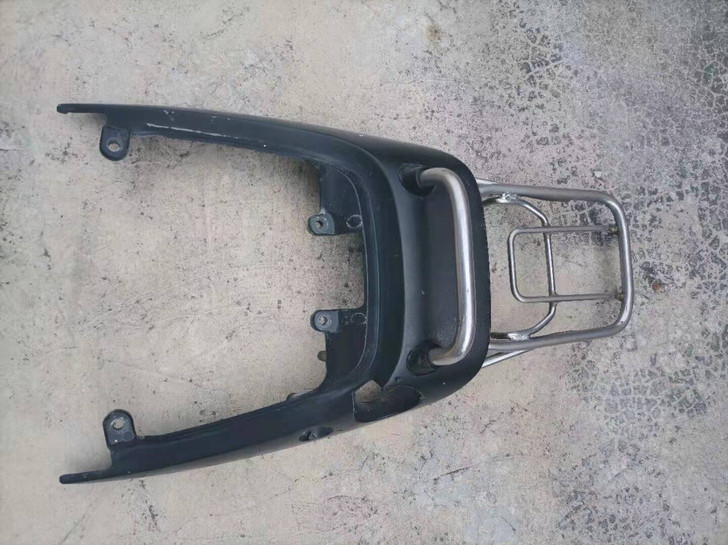 雅马哈凌鹰125货架