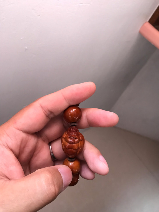 橄榄核正圆1.6！有轻微色差，带一颗米勒！...