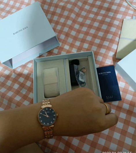 雷诺手表，九成新，就带过三四次 感兴趣的话...