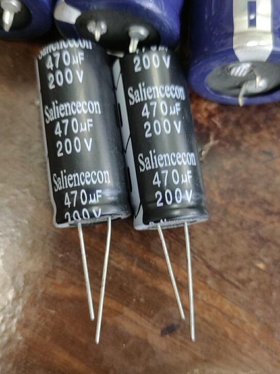 200V470   18/40 2只