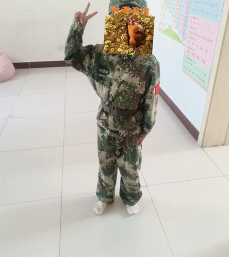 军训5天迷彩服一套，上衣加裤子，腰带，帽子...