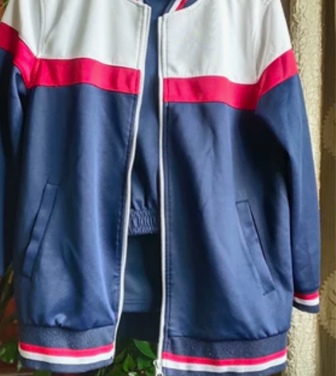 张店初中校服一身    155码 干净整洁...