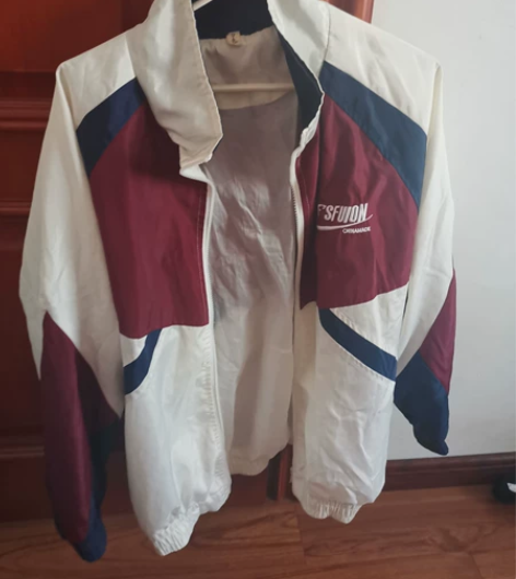 春夏校服外套仅试穿 感兴趣的话点“我想要”...