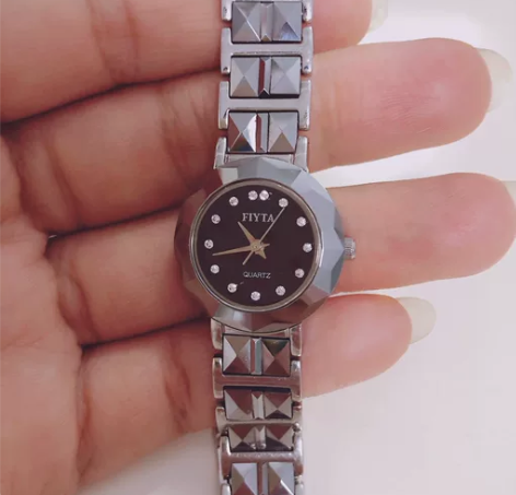 飞亚达 女士手表 表盘内镶钻 收拾家找到的...