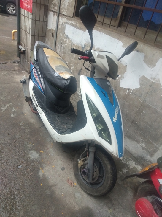 闲置摩托车，便宜处理，需要的快点来开走